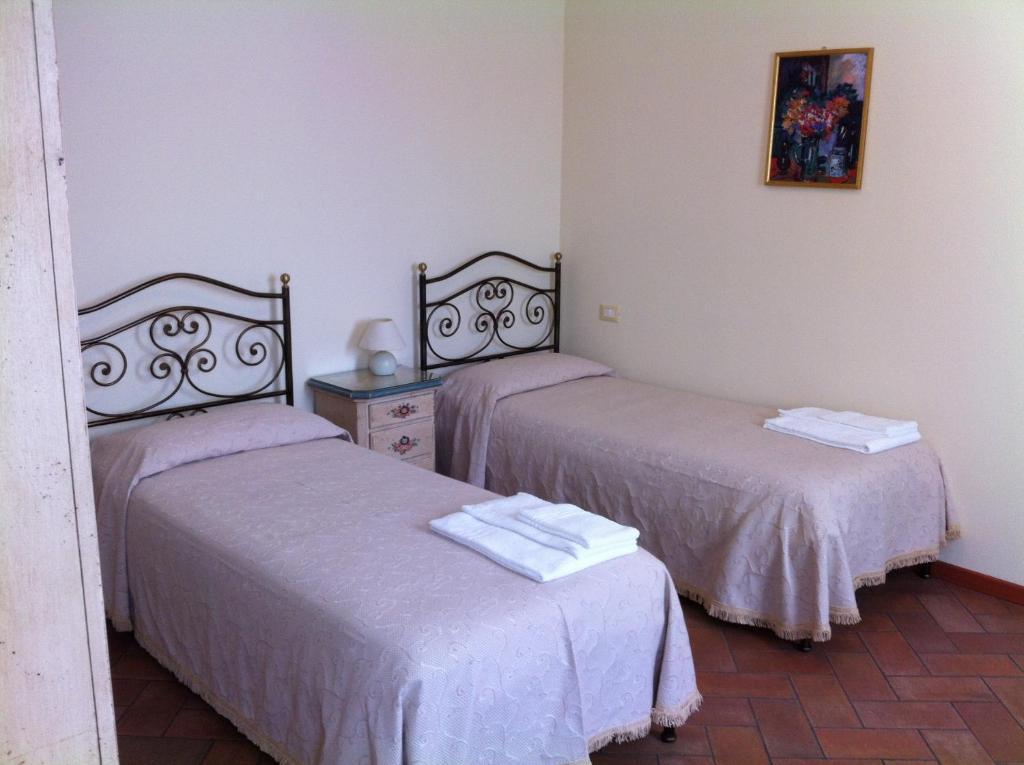 Bb Mambrotta Guest House San Martino Buon Albergo Ruang foto
