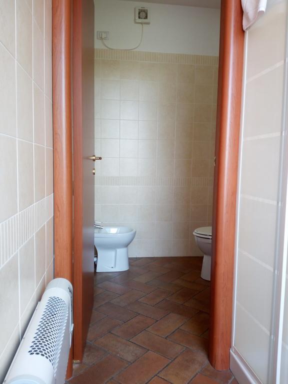 Bb Mambrotta Guest House San Martino Buon Albergo Bagian luar foto
