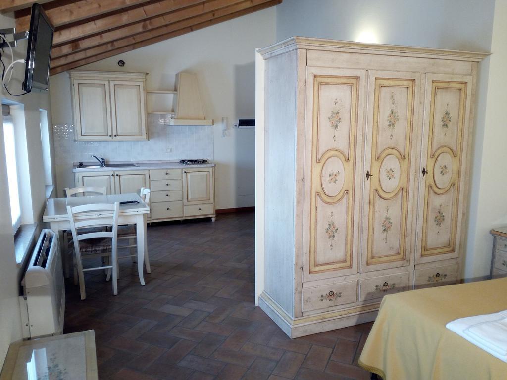 Bb Mambrotta Guest House San Martino Buon Albergo Bagian luar foto