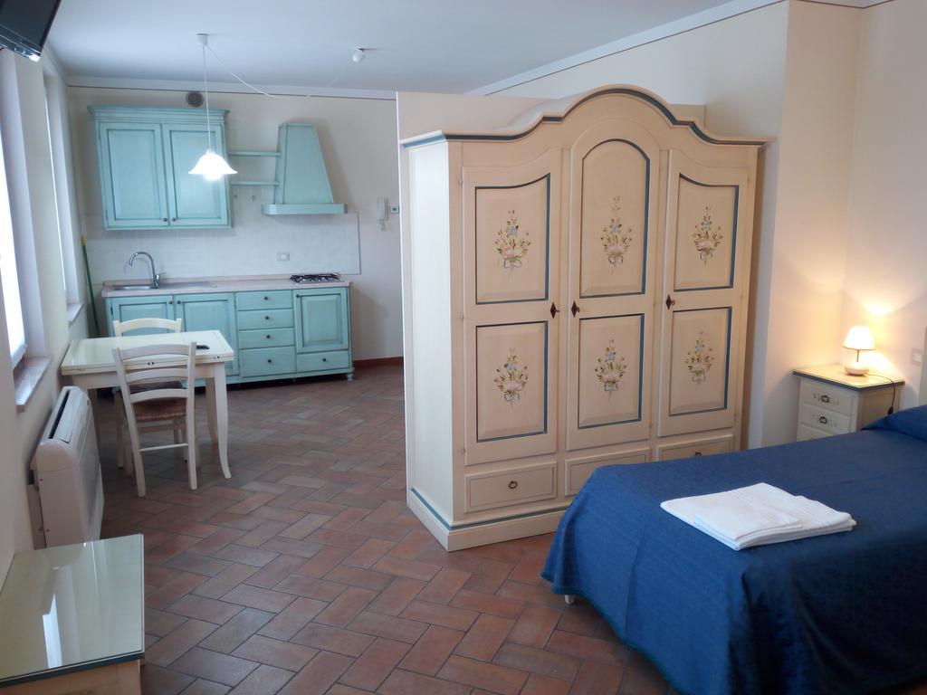 Bb Mambrotta Guest House San Martino Buon Albergo Bagian luar foto