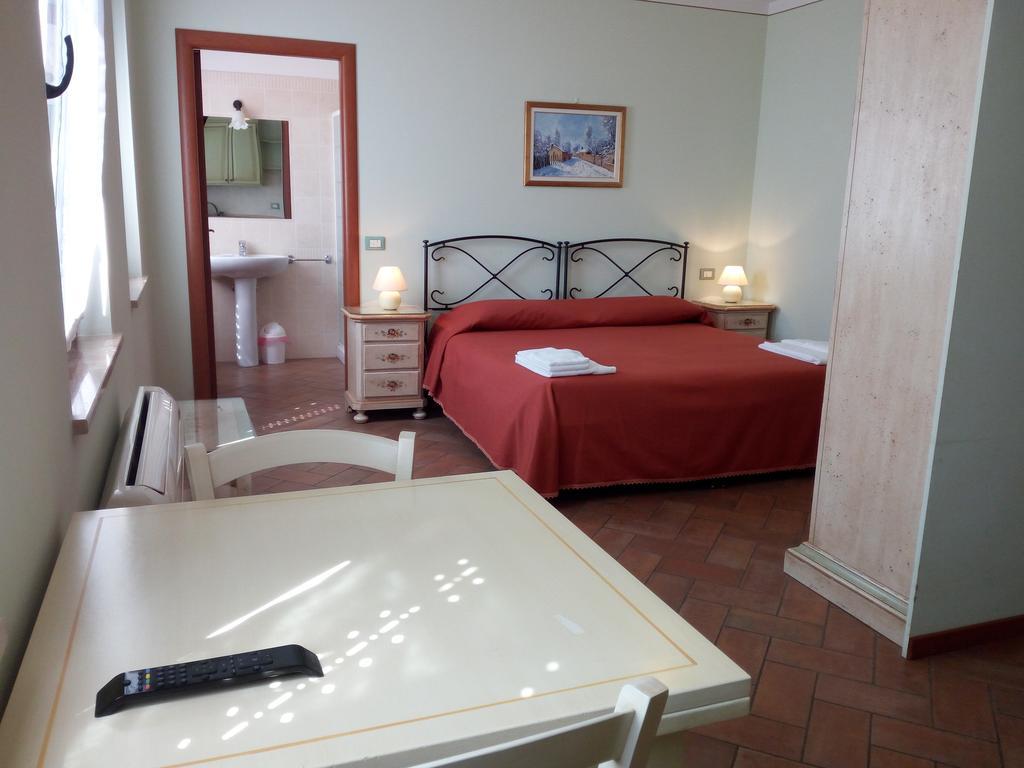 Bb Mambrotta Guest House San Martino Buon Albergo Bagian luar foto